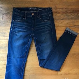 Medium wash American eagle jeans